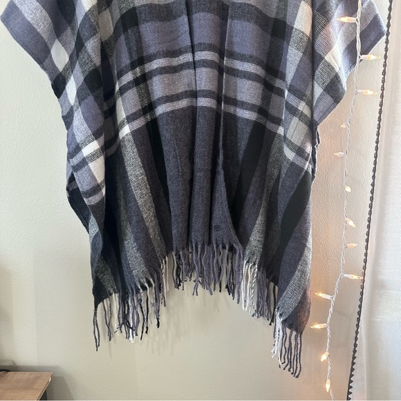 NWT Banana Republic Cashmere Blend Plaid Fringe Wrap One Size - Picture 4 of 8